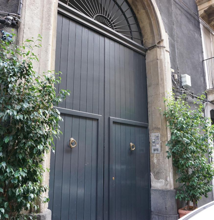 Elegante Appartamento Centro Storico CTA Exterior photo