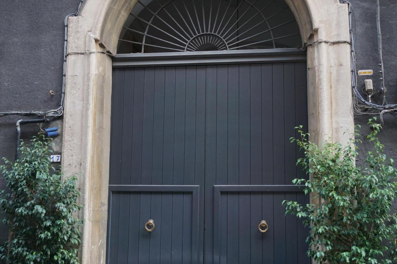 Elegante Appartamento Centro Storico CTA Exterior photo